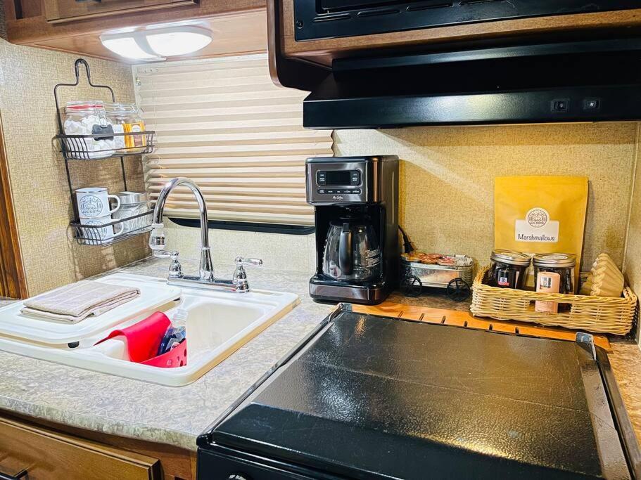 RutherfordtonSecluded Rv With Private Hot Tubアパートメント エクステリア 写真
